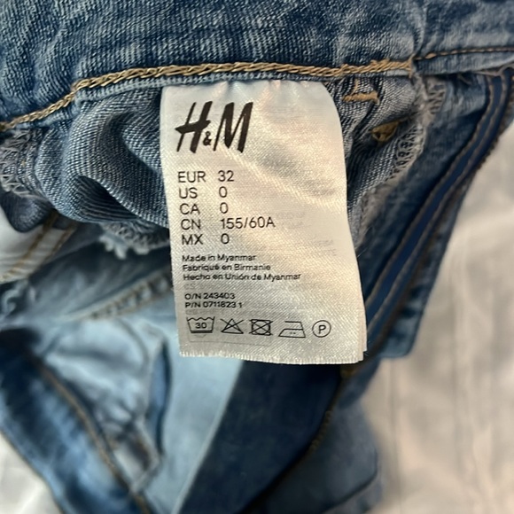 H&M High Rise Jean Shorts - Picture 3 of 4